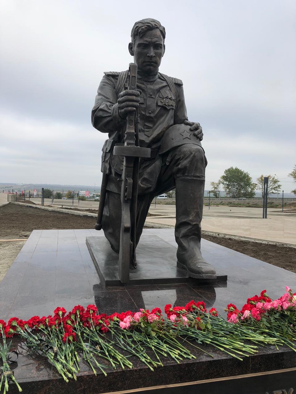 Фото Памятник Советскому Солдату