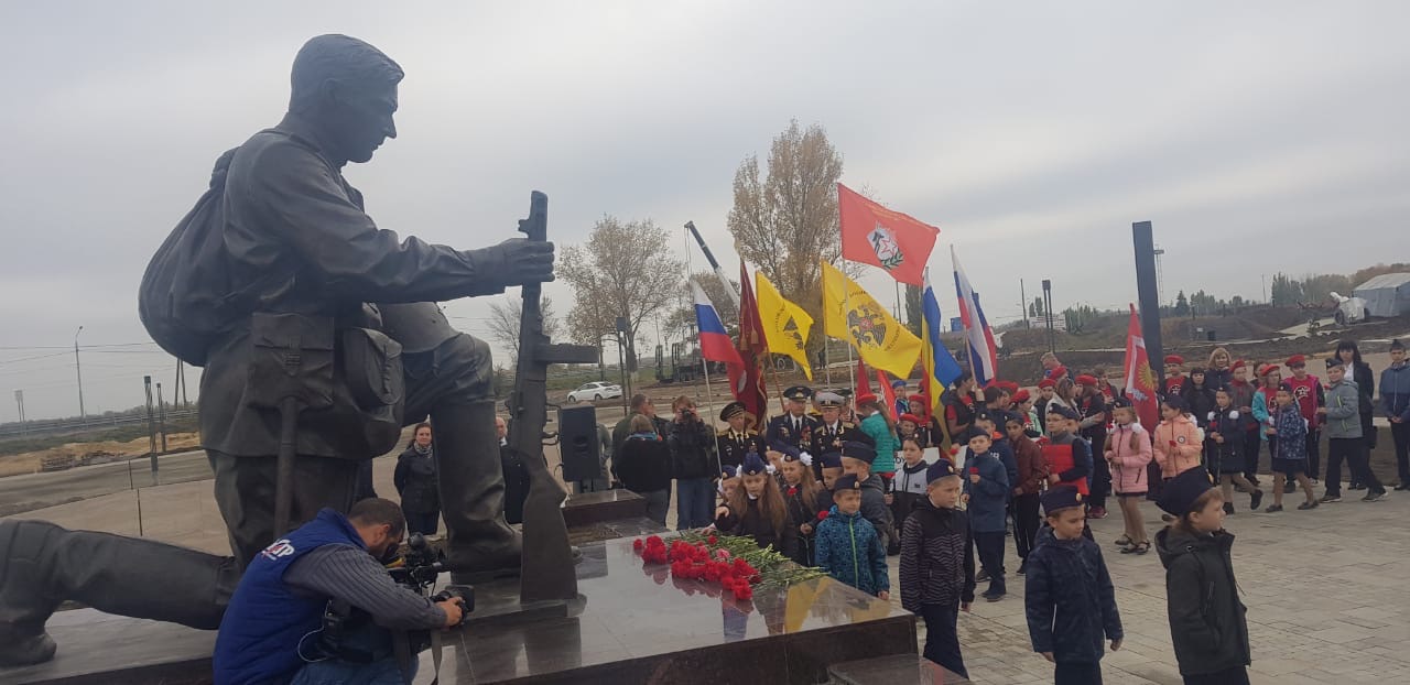 На Самбекских высотах открыт памятник Советскому солдату-Победителю -  Новости