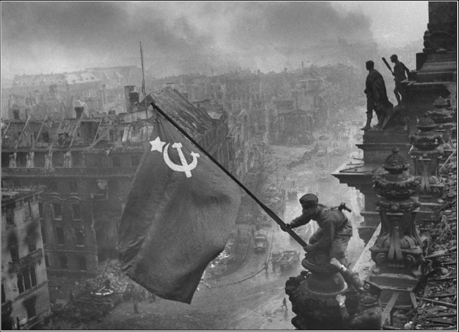 2 мая 1945 года Красная Армия полностью овладела Берлином