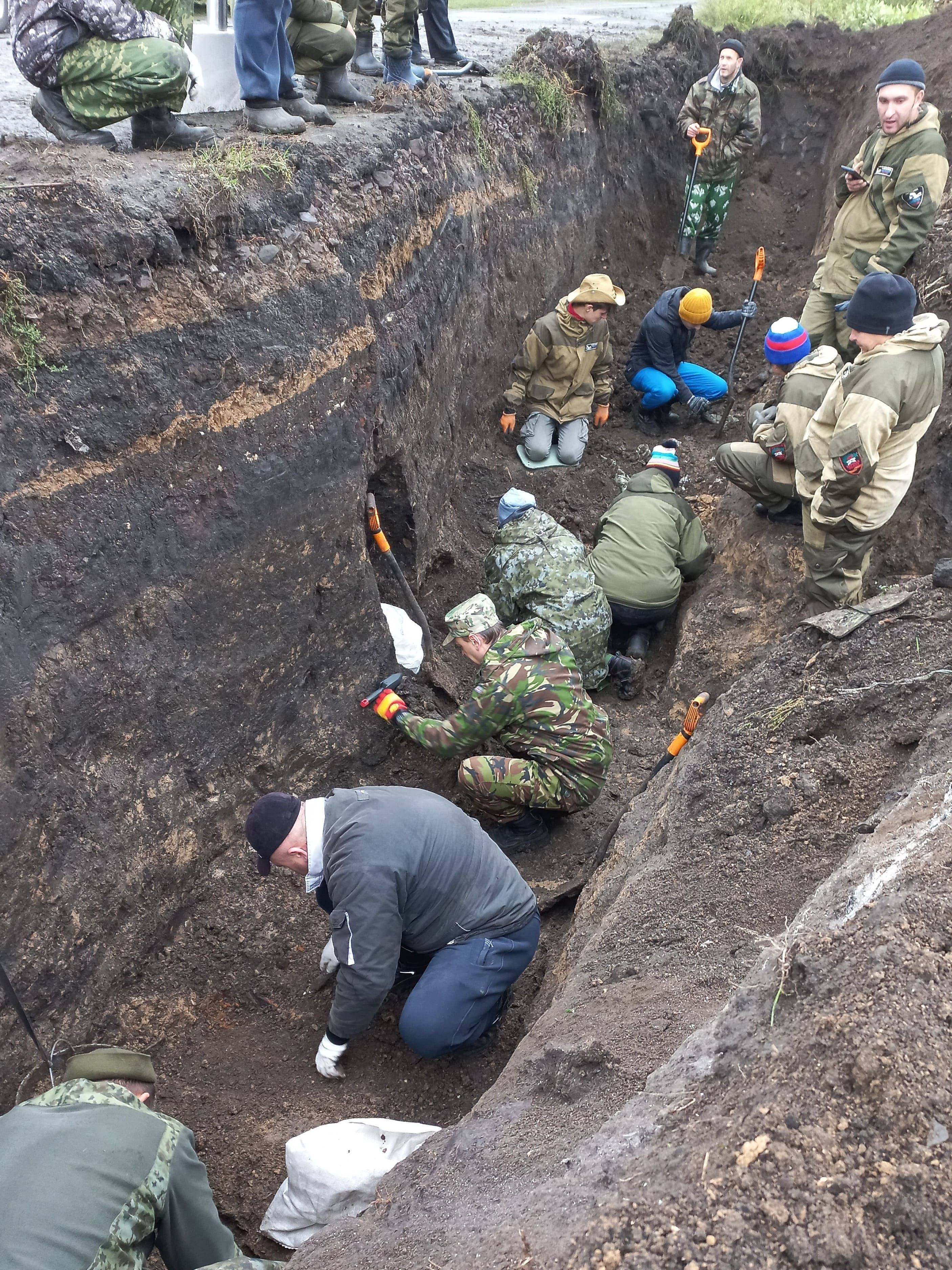 Поисковики подняли останки 132 красноармейцев в Курской области