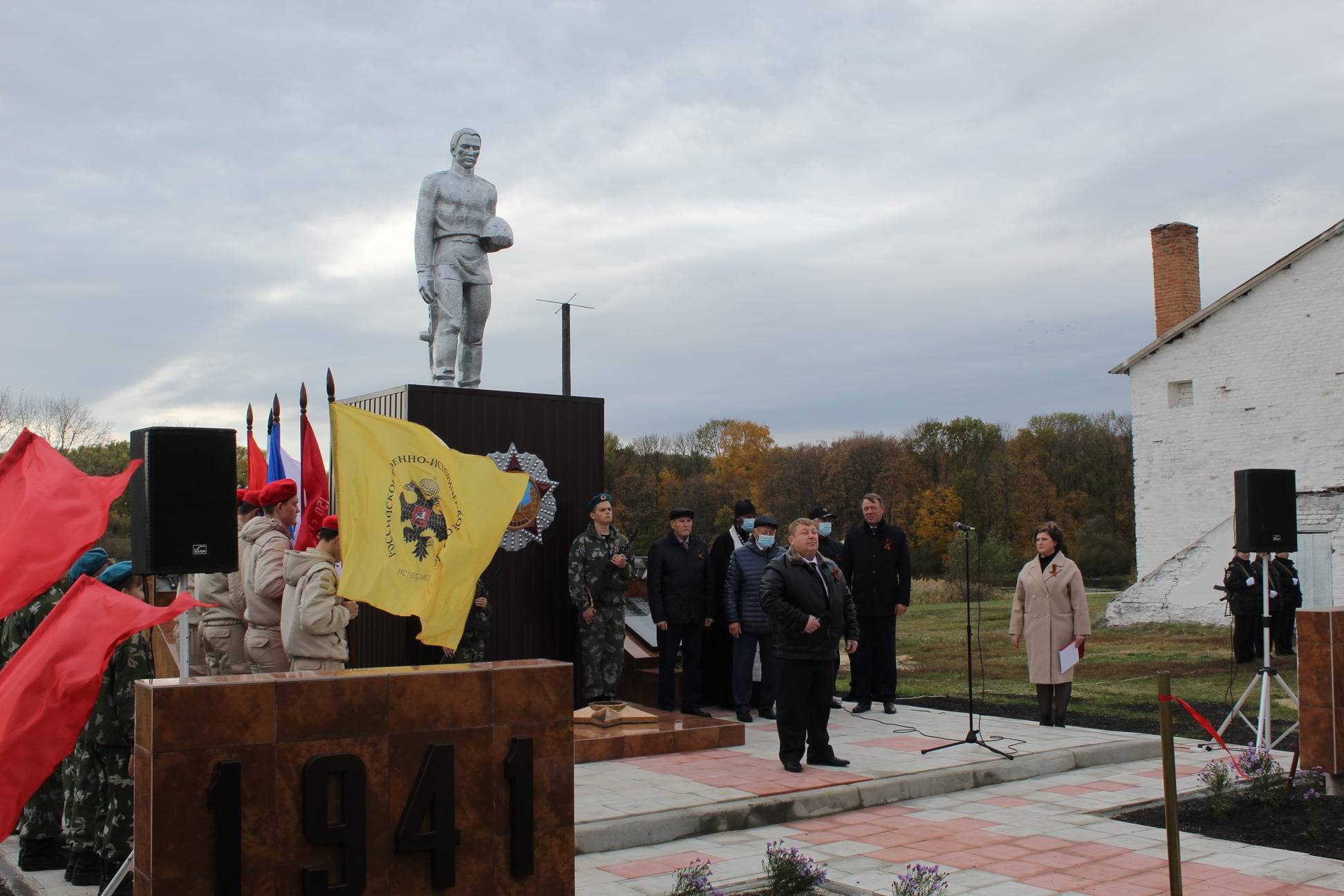 Мемориальный комплекс погибшим воинам открыт в Тамбовской области