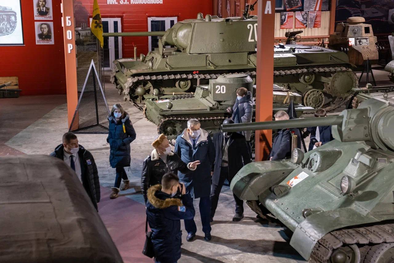 В преддверии Дня снятия блокады губернатор Ленинградской области посетил музей «Битва за Ленинград»