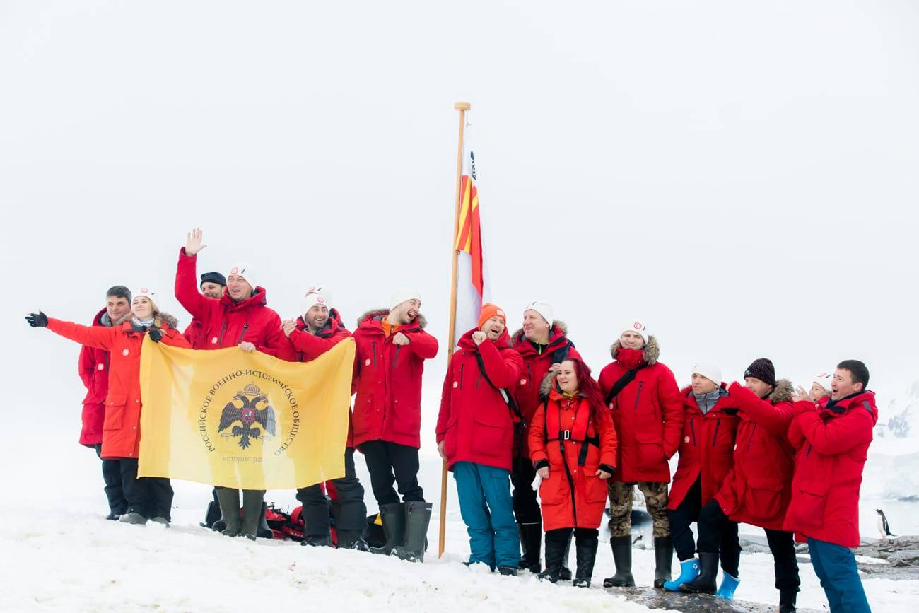 В Антарктиде поднят флаг Российского военно-исторического общества