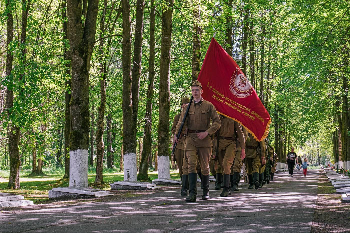 Торжественный марш дивизии имени Пионеров Героев на Синявинские высоты -  Новости