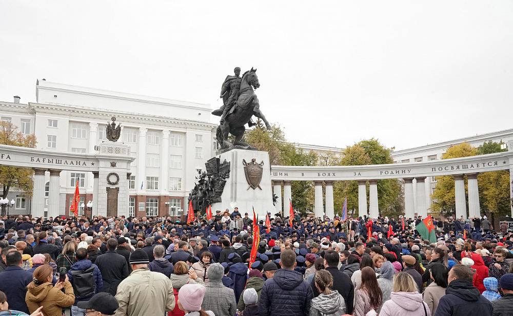 В Уфе открыт мемориал в честь Героя России Минигали Шаймуратова