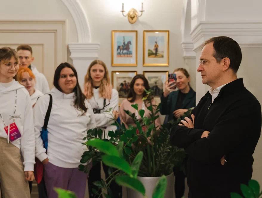 Владимир Мединский встретился со студентами и школьниками из Луганской и Донецкой Народных Республик