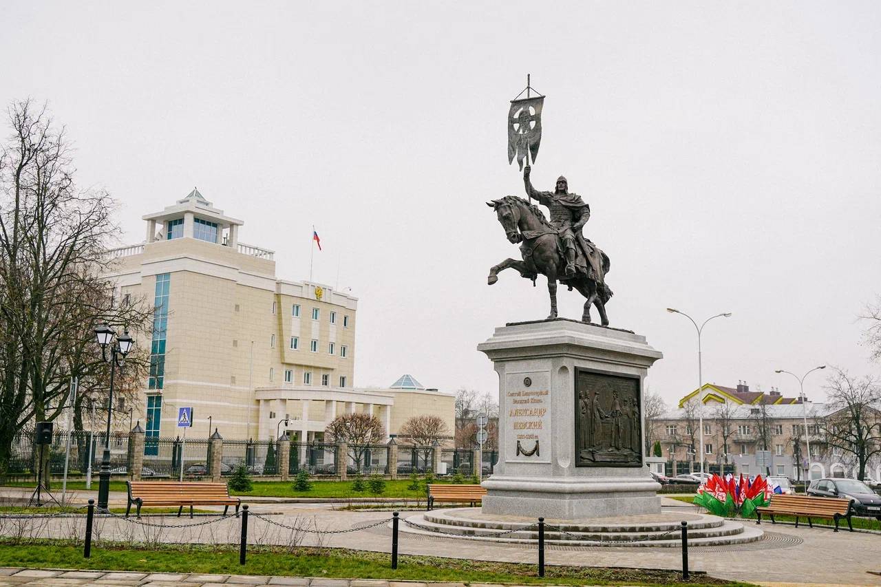 Памятник Александру Невскому открыт в Минске